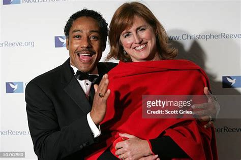 Giancarlo Esposito Wife Photos Et Images De Collection Getty Images