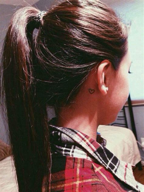 Do tattoos behind the ear hurt. 31 Behind The Ear Tattoos That Will Make You Want To Get Inked