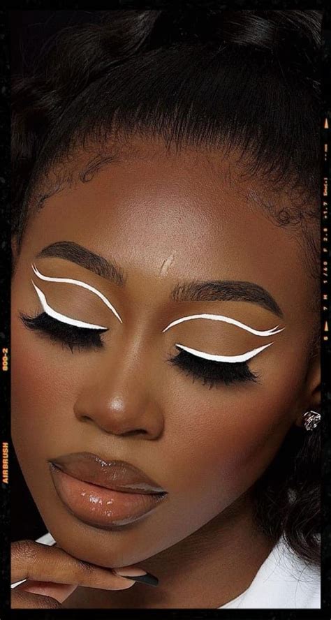 White Graphic Liner Makeup Look Makeup Looks Inspiration Makeup For
