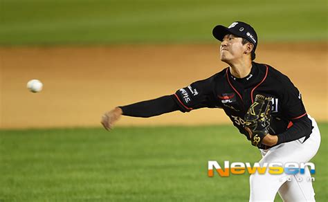 Jun 27, 2021 · 스타 시절 공군팬이라서 11연패까지는 이해하고 멘탈 지킬수있음 포토엔고영표 '잠수함 출격' - 손에 잡히는 뉴스 눈에 보이는 ...