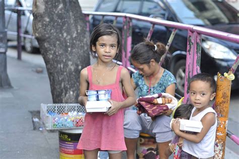 Foodie Takes Passion To The Streets By Feeding The Homeless Abs Cbn News