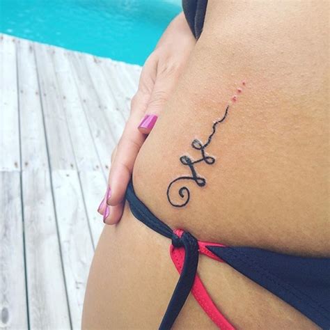 Unalome tattoo on ring finger. Beautiful Unalome Tattoo Designs (50+ Pics) ⋆ BrassLook