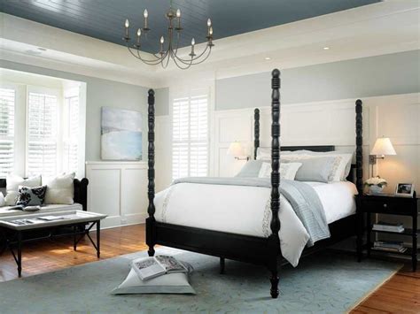 This year you can expect bedroompaint colors ranging from calm andserene to darker, richer shades. 10 Latest Most Popular Master Bedroom Paint Colors For ...