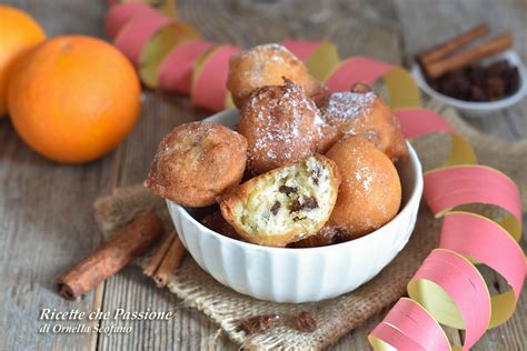 Immergete lo stoccafisso nell'acqua, portate a bollore e fatelo bollire per circa 30 minuti a fuoco dolce 4 , eliminando con una schiumarola la schiuma che si formerà in superficie 5. Frittelle con uvetta e cannella all'arancia - Ricette che ...