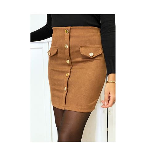 Je mesure 1m50 , je porte une taille s qui est ma taille habituelle. Jupe en suédine camel avec boutons doré. Jupe femme chic ...