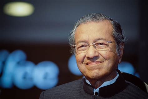 M ialah seorang doktor dan ahli politik malaysia yang pernah menjadi perdana menteri malaysia ketujuh sehingga beliau meletak. Biodata Tun Dr. Mahathir Mohamad | Astro Awatni