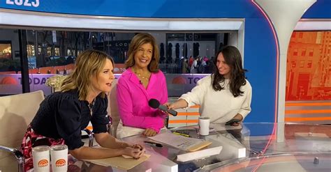 Todays Savannah Guthrie Calls Out Craig Melvin For Smirking After Telling Viewers She Was