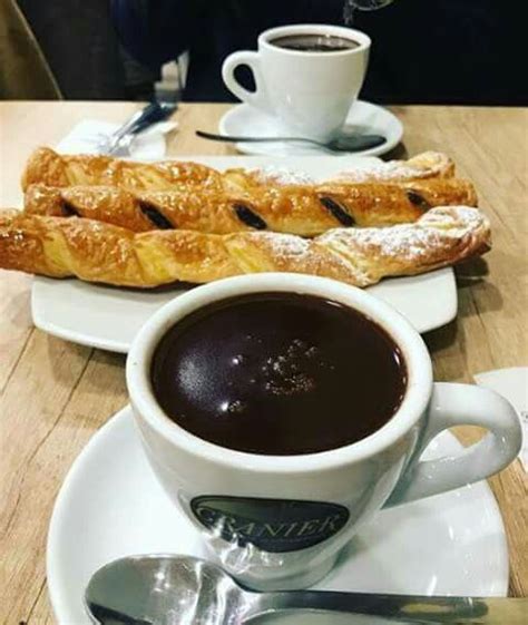 Pin En Desayuno De Café Con Leche Y Bollo