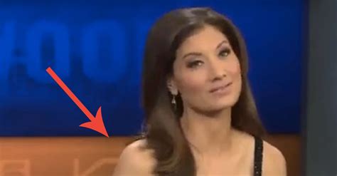 This Meteorologists Dress Was Too Revealing So They Handed Her A Sweater On Air 22 Words