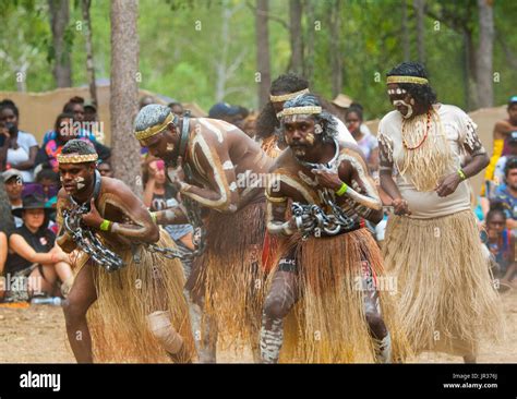 aboriginal dance australia stockfotos and aboriginal dance australia bilder alamy
