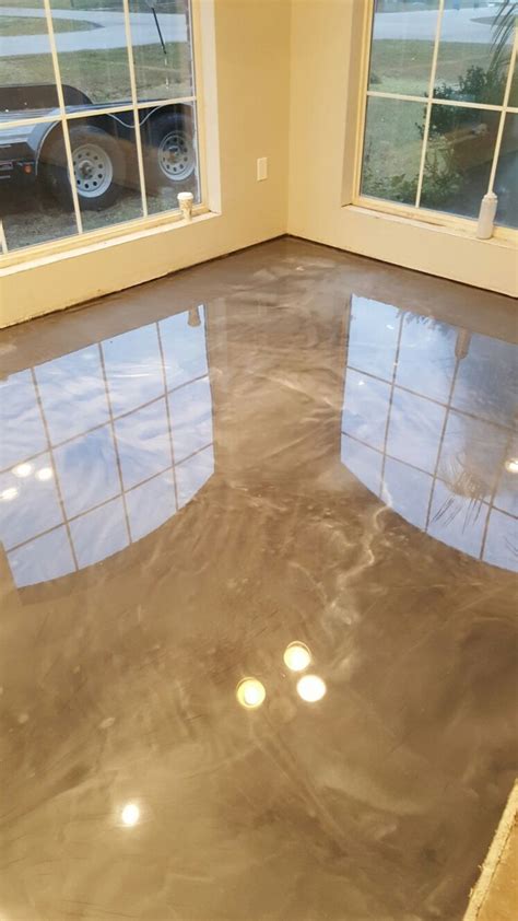 If you are looking to use little effort and time to keep your basement clean, a fantastic option is epoxy flooring. Epoxy Countertop and Floor Coating | Platinum Refinishing
