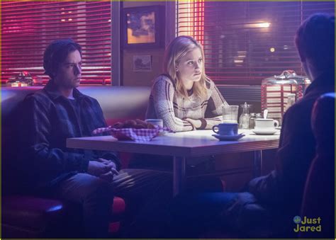 The much ballyhooed flashback episode should be airing on halloween, but it's not. Varchie & Bughead Get A Weekend Away Together on ...