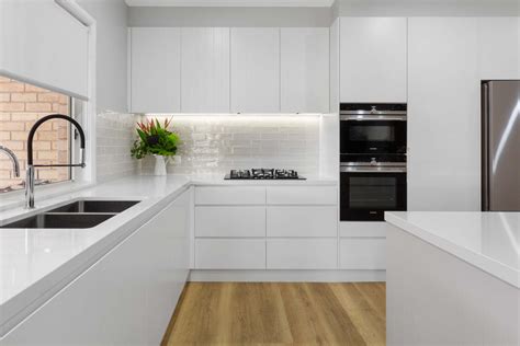 Modern White Kitchen, Kellyville | Premier Kitchens