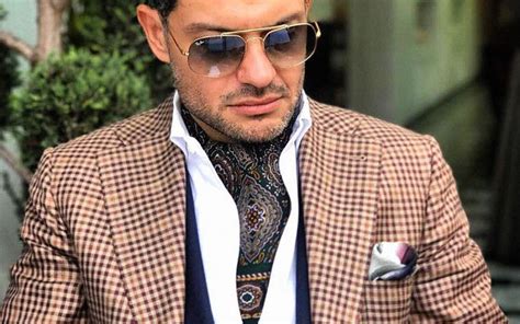 Ultimate Ascot Tie Guide How To Tie An Ascot Jargon Style