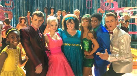You Cant Stop The Beat See ‘hairspray Live Cast Sing And Dance In