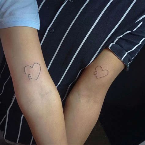tatuajes para parejas discretos 15 ideas para reflejar vuestro amor
