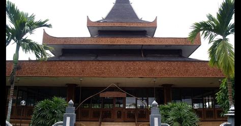 Kebudayaan Daerah Jawa Timur: Rumah adat beserta penjelasannya
