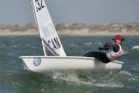 The laser radial is generally sailed and raced by lighter weight sailors. Championnat mondial U-21 Laser Radial et standard Coralie ...
