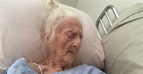 a 101 year old meets her great granddaughter for the first time and it s beyond heartwarming