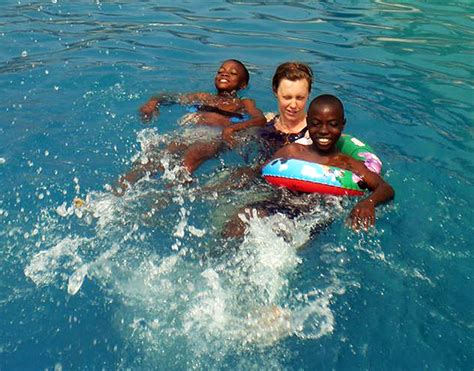Swimming Teaching Volunteer Project In Ghana Accra Changing Worlds