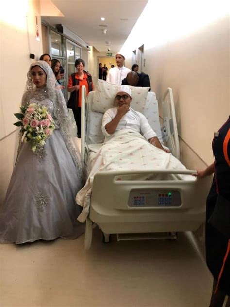 couple get married in hospital