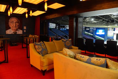 Wenn wir marschieren, zieh'n wir zum deutschen tor hinaus. Zuhaus - Adirondack Bank Center