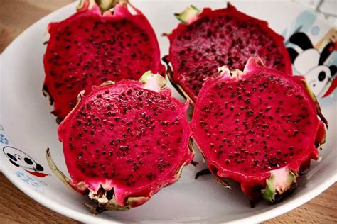 what does dragon fruit taste like and how to eat it best electric skillet guide 2022