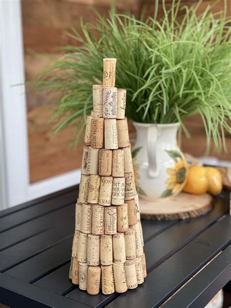 Wine Lovers Save Your Wine Corks For These Amazing Diy Wine Cork Projects These Are Really Easy