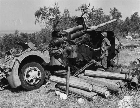 Flak 88 Mm Gun With Ammo In Italy 1944 World War Photos