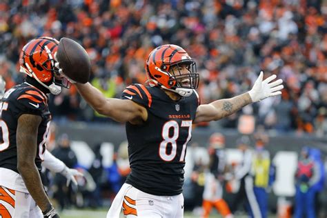 New York Jets Land Tight End Cj Uzomah In Free Agency Sports Illustrated New York Jets News