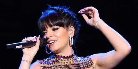 lily allen mocks beyonce has a bucket of water thrown at her during drunk in love huffpost