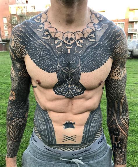 Татуировки на груди Виды идеи и советы tattopic ru