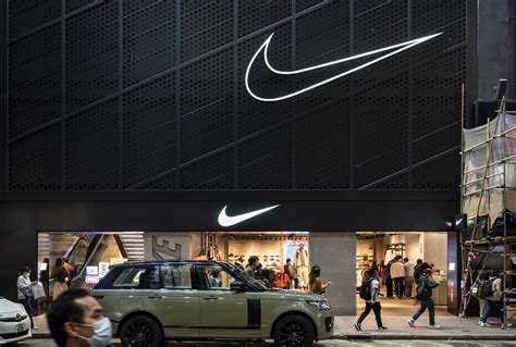 Nordost Gegenteil Ansteckend nike fortune 500 Jährlich Radius Präposition