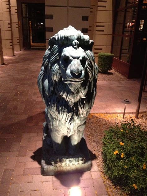 Guarding Capital Grille In Scottsdale Az Animal Totems Lions Lion