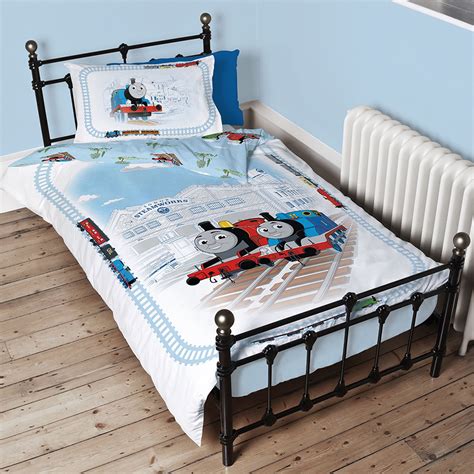 Your little conductor will love wrapping themselves up in a cozy cotton quilt or plush fleece blanket. THOMAS THE TANK ENGINE BEDDING - SINGLE, DOUBLE AND ...