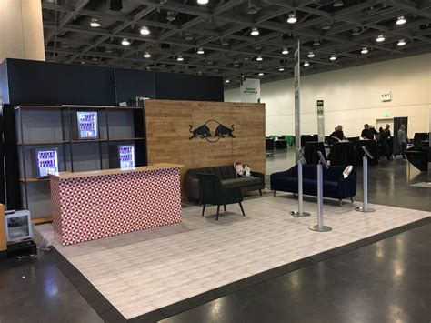 Exhibit And Display Floors — Everblock Flooring Modular Building