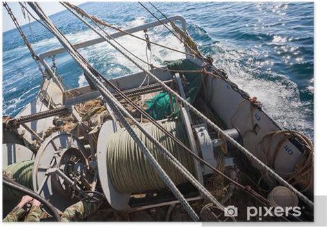 Poster Pêche Des Navires De Pêche Au Chalut Pixersfr