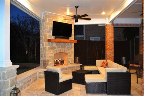 Outdoor Living Area With Corner Fireplace In Irving Las Colinas Tcp