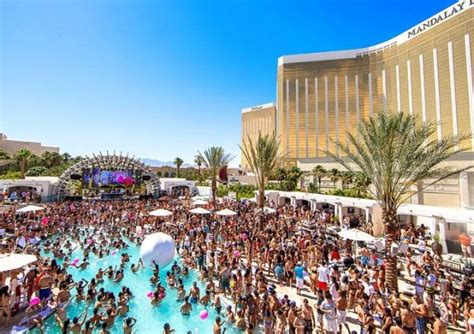 Best Las Vegas Pool Parties Day Club Schedules Today 2022