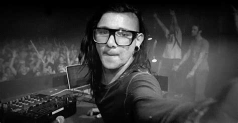 20 S Of Skrillex Rocking Out At His Own Shows Complex