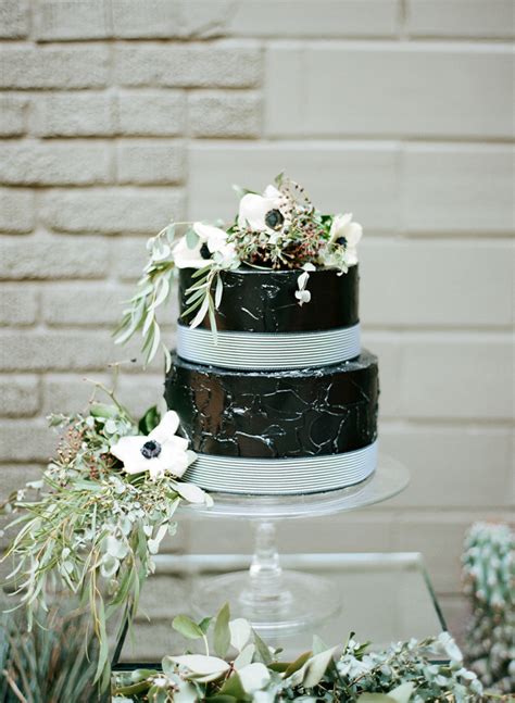 • 4 млн просмотров 4 месяца назад. 20 Breathtaking Black Wedding Cakes - Chic Vintage Brides ...
