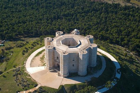 Castel Del Monte Murgie Apulia Built In The 1240s For Hre Friedrich