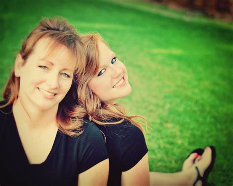 Mother Daughter Pose Sarah Leann Connie Nichols Creative Photography
