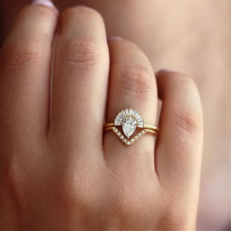 Finding The Perfect Wedding Band To Compliment Your Pear Shaped Diamond