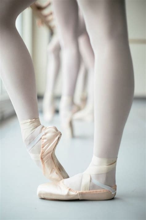 17 best images about dancer feet and pointe shoes on pinterest arches ballet and dancer legs