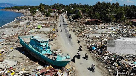 Occurred on september 28, 2018 / sulawesi selatan, indonesia this is a video recording that i had recorded from the tsunami. The earthquake and tsunami in Indonesia have killed more ...
