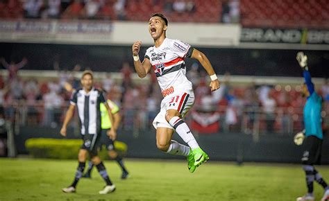 Il évolue au poste de milieu offensif ou d'ailier gauche au losc lille. São Paulo anuncia renovação de Luiz Araújo até 2021 - 14 ...