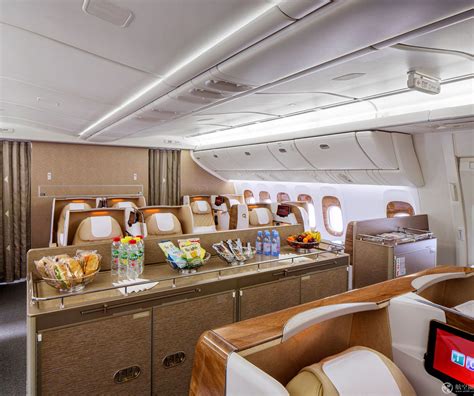 阿联酋航空推出波音777客机全新商务舱布局 更宽敞舒适航空要闻资讯航空圈