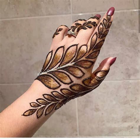 Modern Brode Leaf Henna Mehndi Designs Mehndi Creation 1000 In 2020