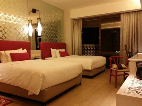 A double room can also have a queen sized, or king sized bed. family twin bed room (2 comfy double beds) - Picture of ...